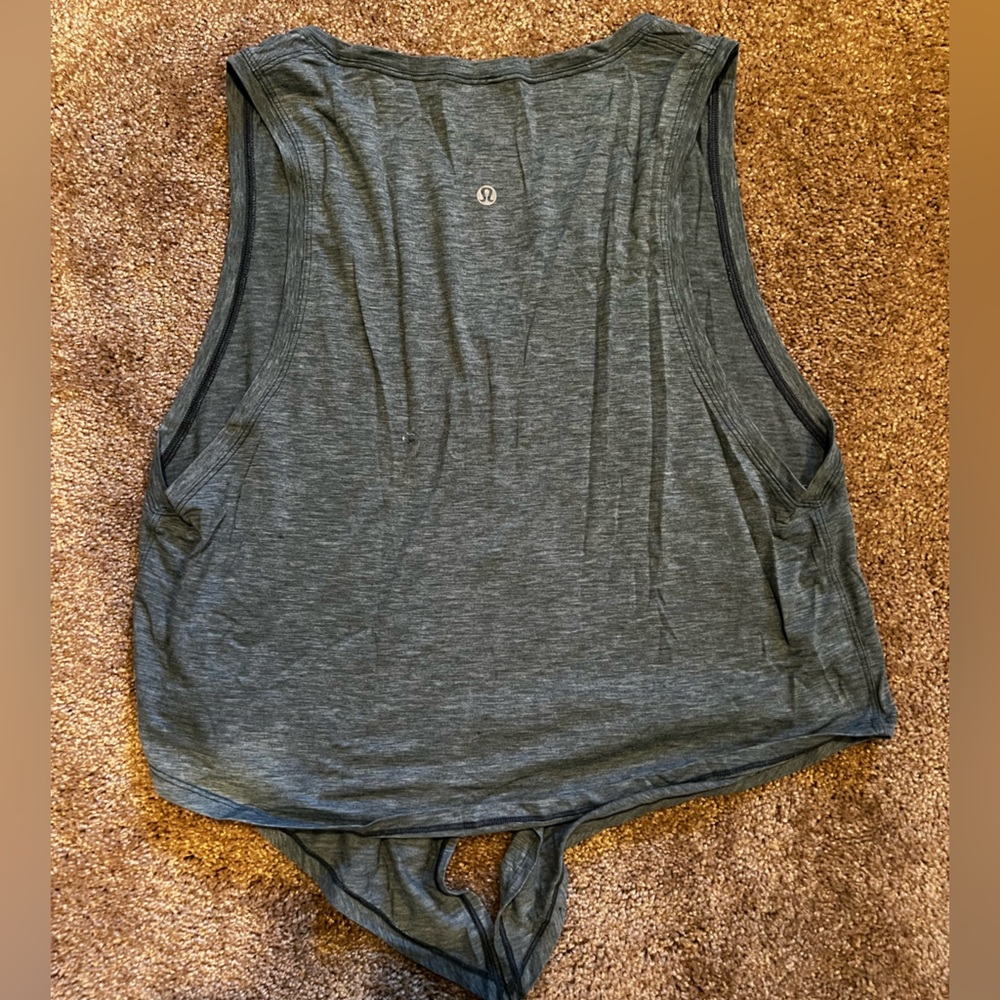 Lululemon “KNOT GONNA  FLY” tank top, size 8 - Picture 3 of 5